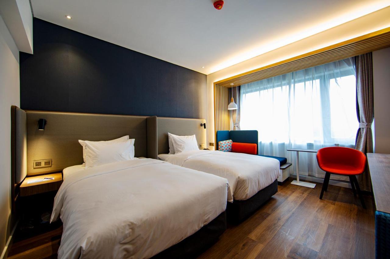 Holiday Inn Express Jinan Jingshi Road, An Ihg Hotel Exterior foto