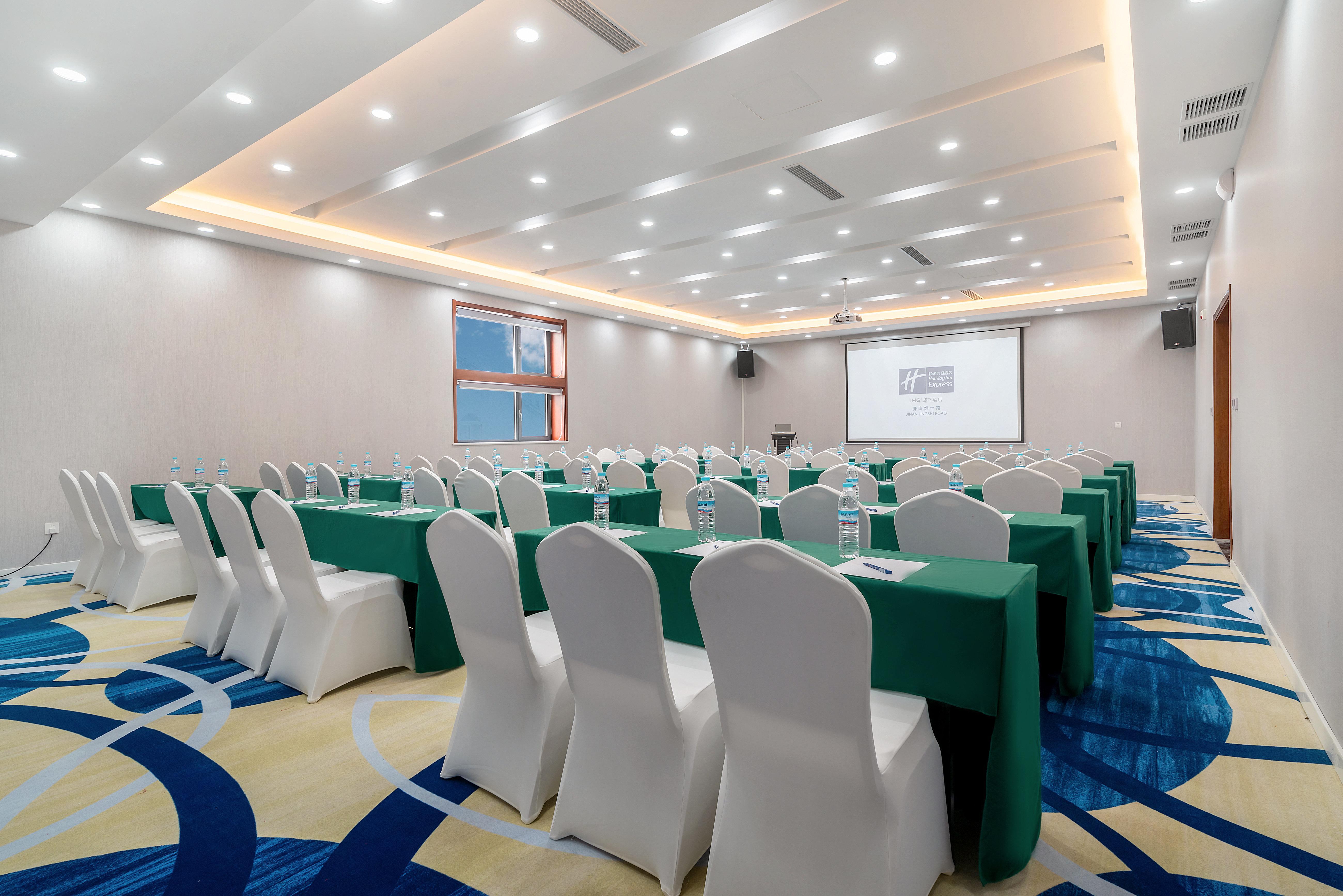 Holiday Inn Express Jinan Jingshi Road, An Ihg Hotel Exterior foto